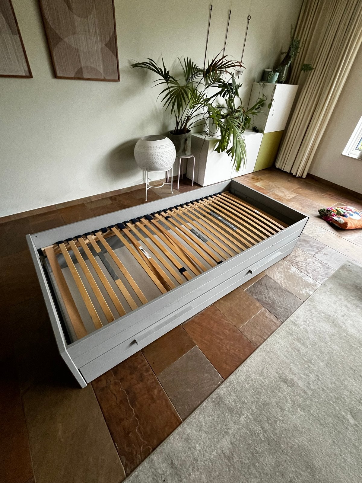 Eenpersoonsbed met uitschuifbaar logeerbed en lattenbodem, Huis en Inrichting, Slaapkamer | Bedden, Ophalen, Gebruikt, 90 cm, Eenpersoons
