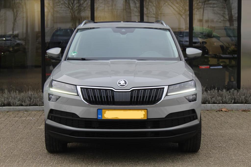 Skoda Karoq 1.5 TSI ACT Greentech 150pk Dsg-7 2018 Grijs, Auto's, Lichtsensor, 1498 cc, 4 cilinders, Karoq