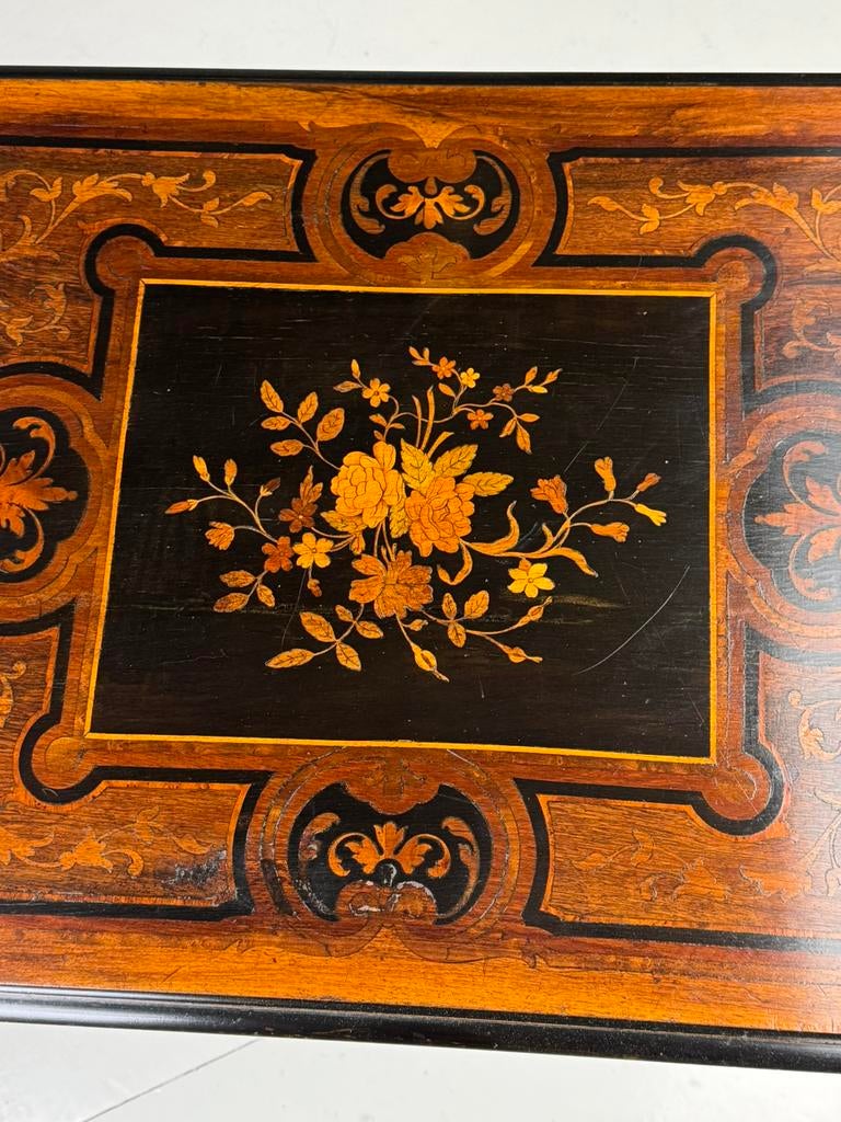 Tray table 19e eeuw ingelegd, Ophalen