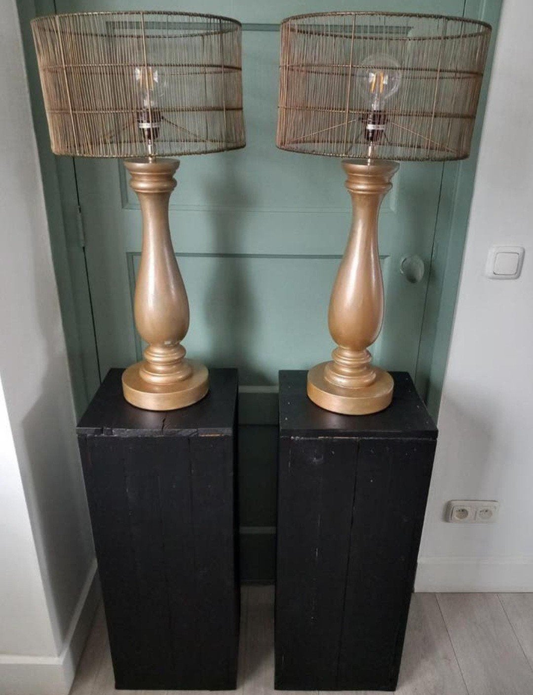 2 stuks houten sokkels mat zwart, Huis en Inrichting, Woonaccessoires | Zuilen en Pilaren, Ophalen, Nieuw