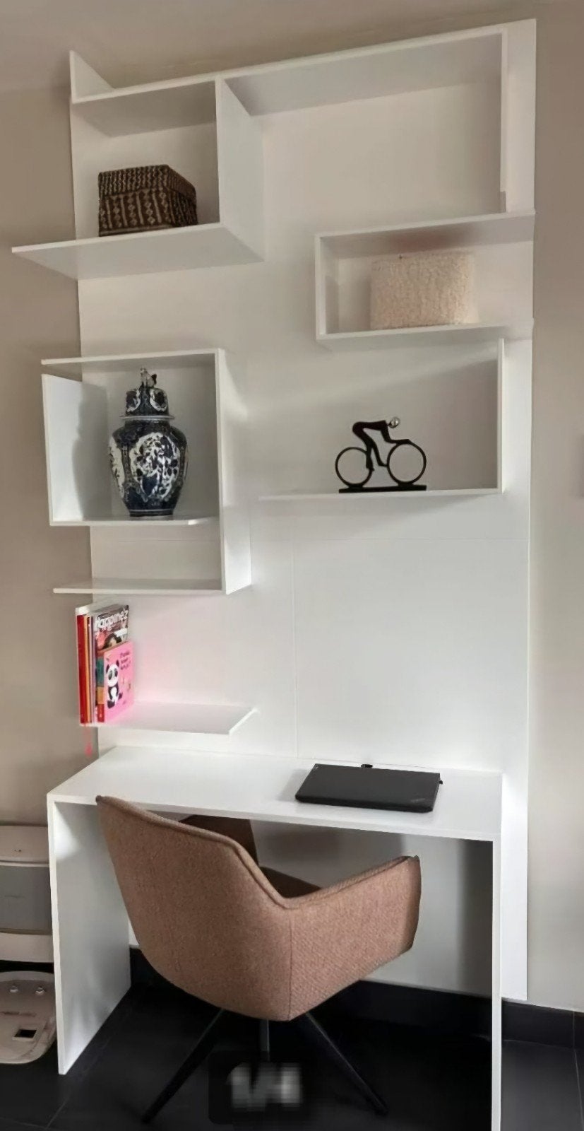 Witte wandkast met geïntegreerd bureau en opbergruimte, Ophalen, 100 tot 150 cm, 200 cm of meer, Zo goed als nieuw