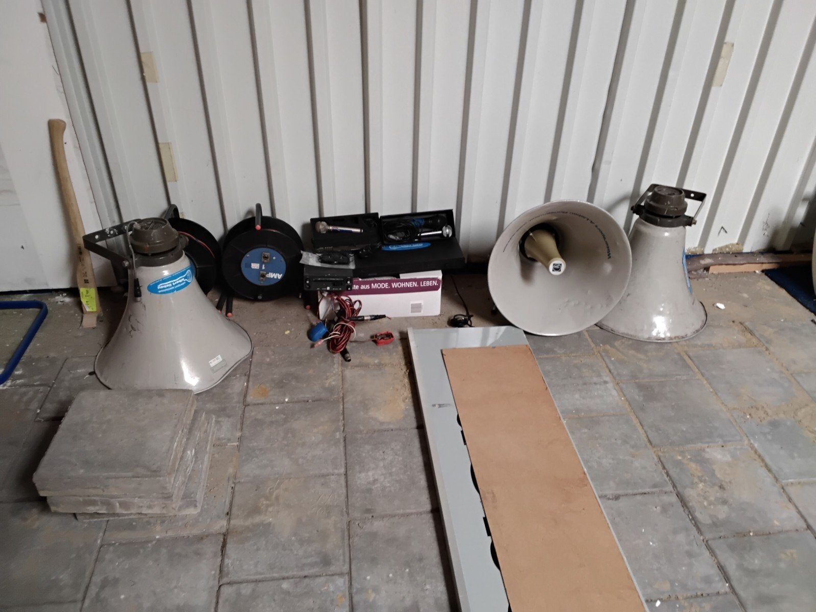 Oude geluidsinstallatie voor evenementen - 12V/220V, Ophalen
