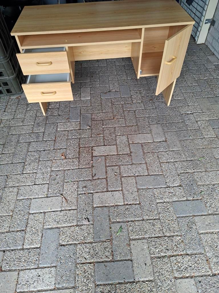 Houten bureau met lades en opbergruimte, Ophalen, Met lades, Hout, Zo goed als nieuw