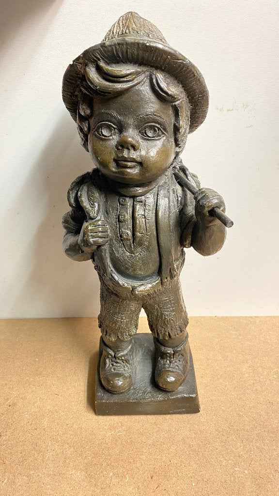 Vintage Beeld Jongen met Fluit en Rugzak 40 cm hoogte., Antiek en Kunst, Natuurlijk materiaal, Art nouveau, Ophalen of Verzenden