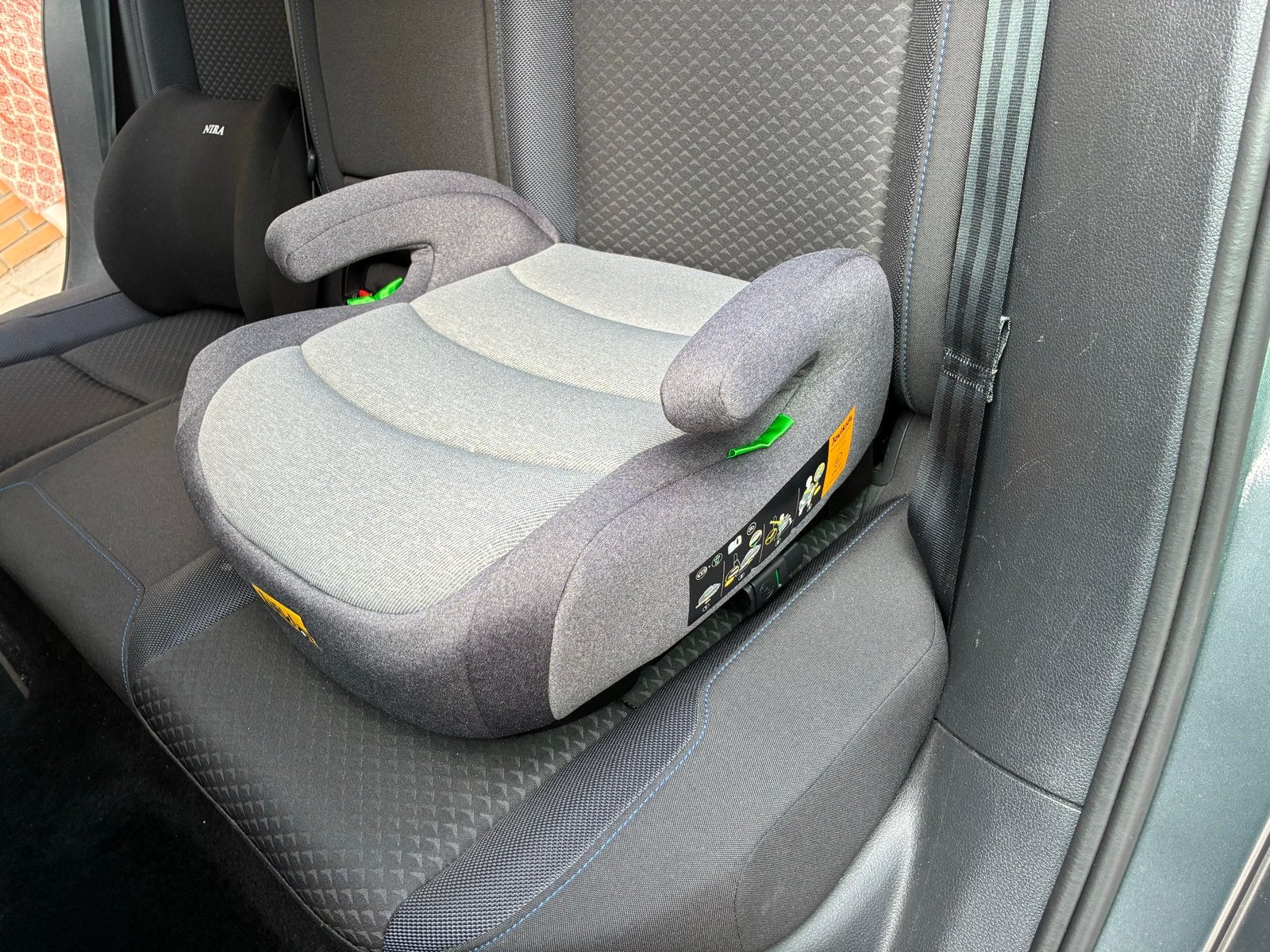 Kinderzitje/Zitverhoger - Isofix, Kinderen en Baby's, Autostoeltjes, Autogordel of Isofix, 15 t/m 36 kg, Zo goed als nieuw, Ophalen