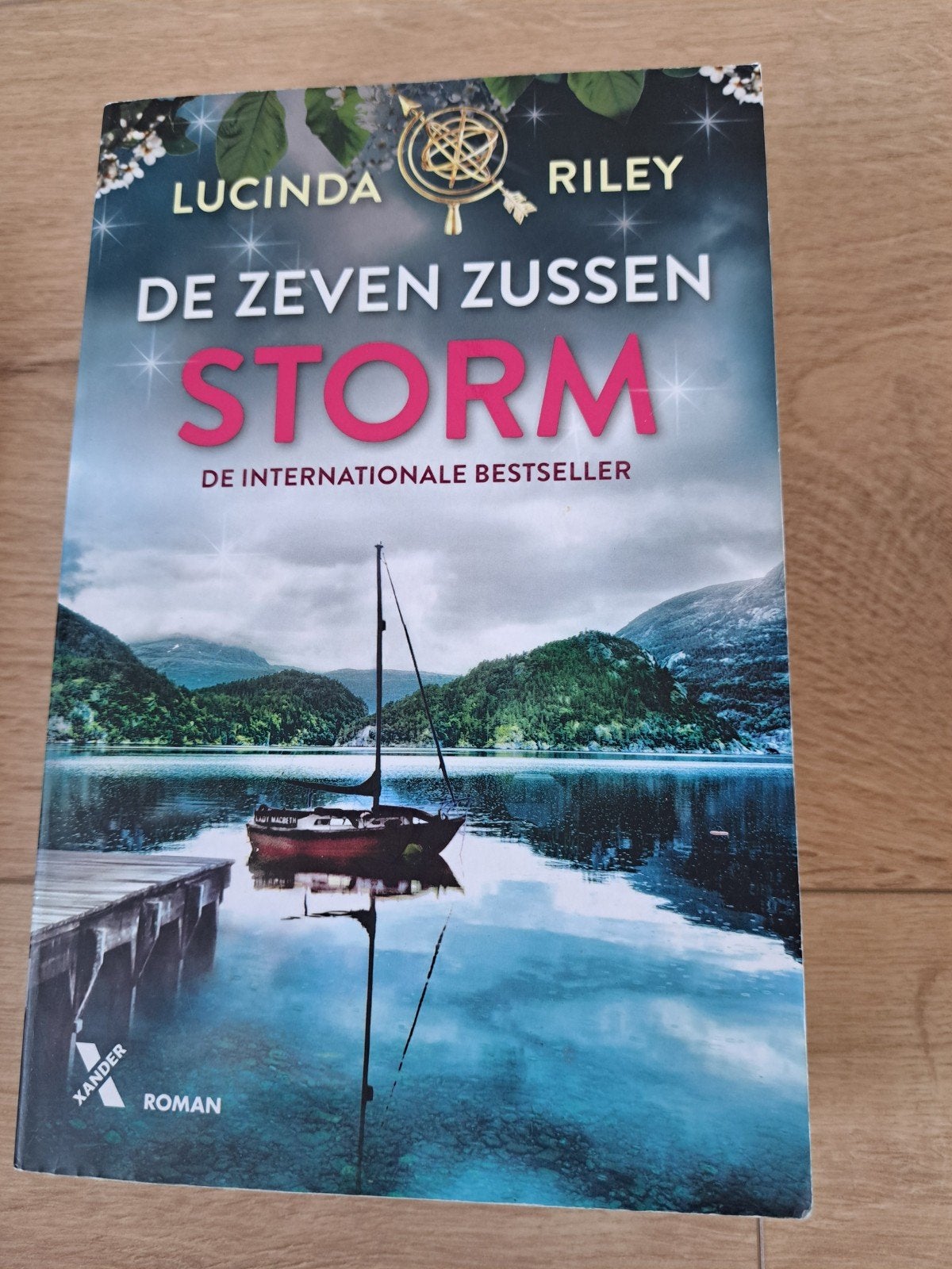 De Zeven Zussen - Storm (deel 2) - Lucinda Riley, Boeken, Ophalen of Verzenden
