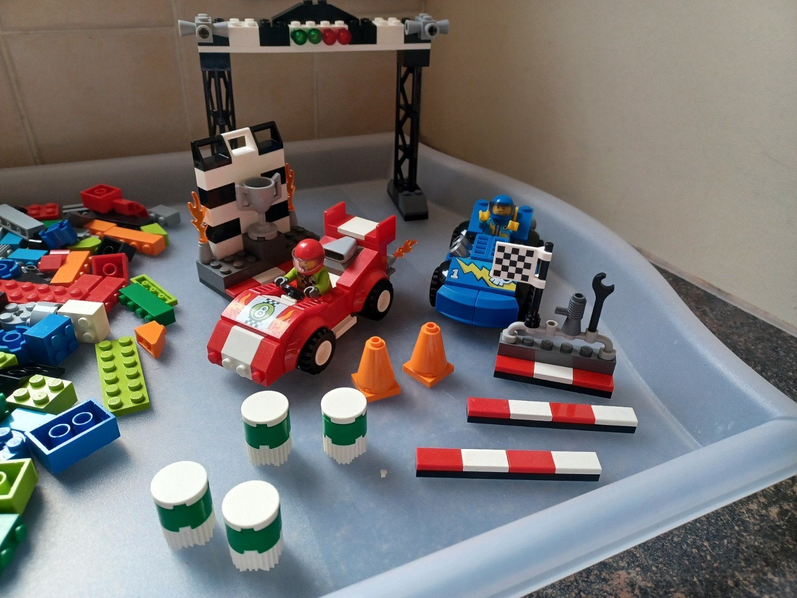Lego juniors 10673 racewagen rally, Compleet, Overige thema's, Lego, Ophalen of Verzenden