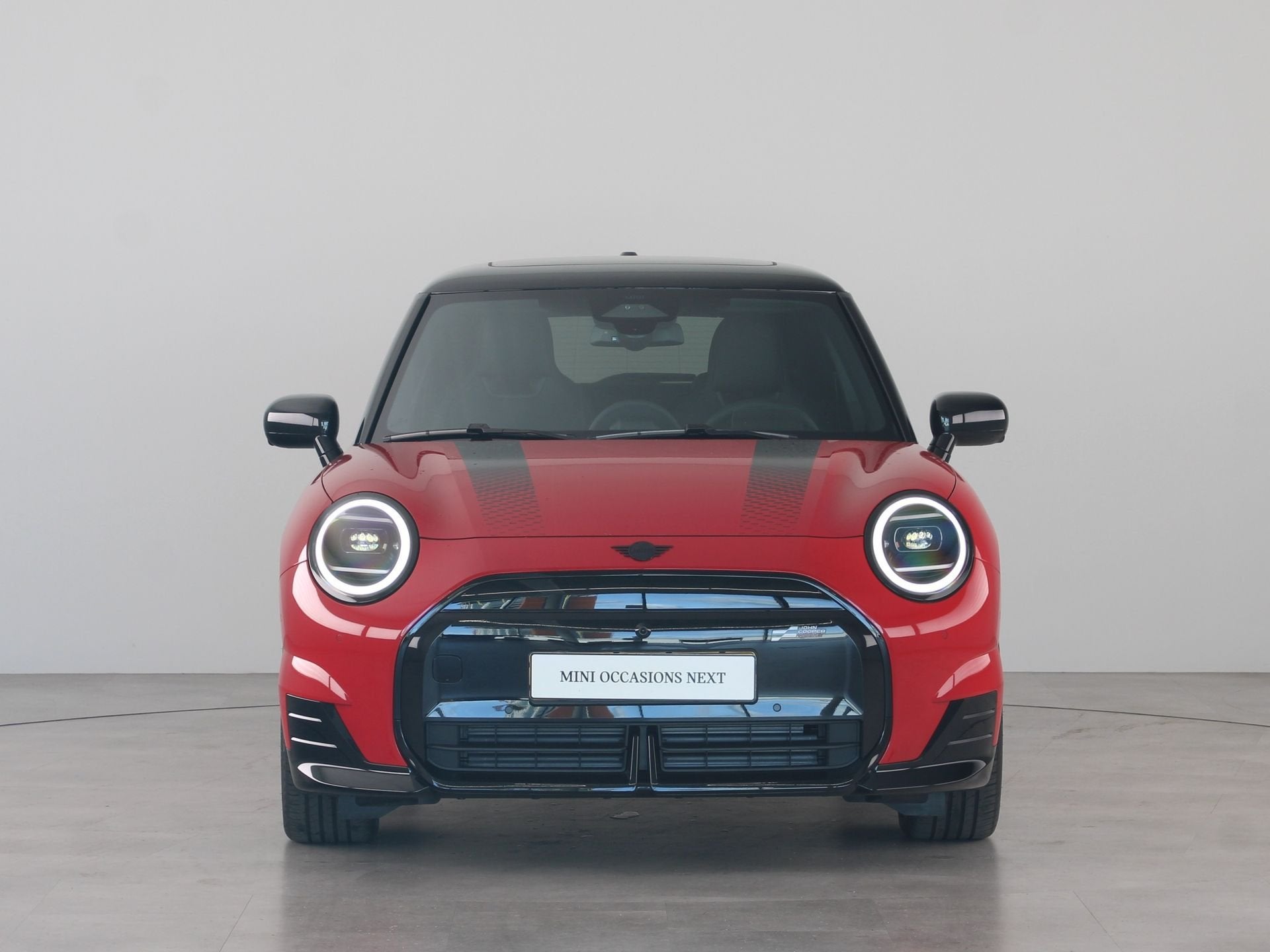 MINI Cooper SE John Cooper Works Pakket L Accu conditie 100%, Auto's, Dealer onderhouden, Zwart, Met garantie (alle), 4 stoelen