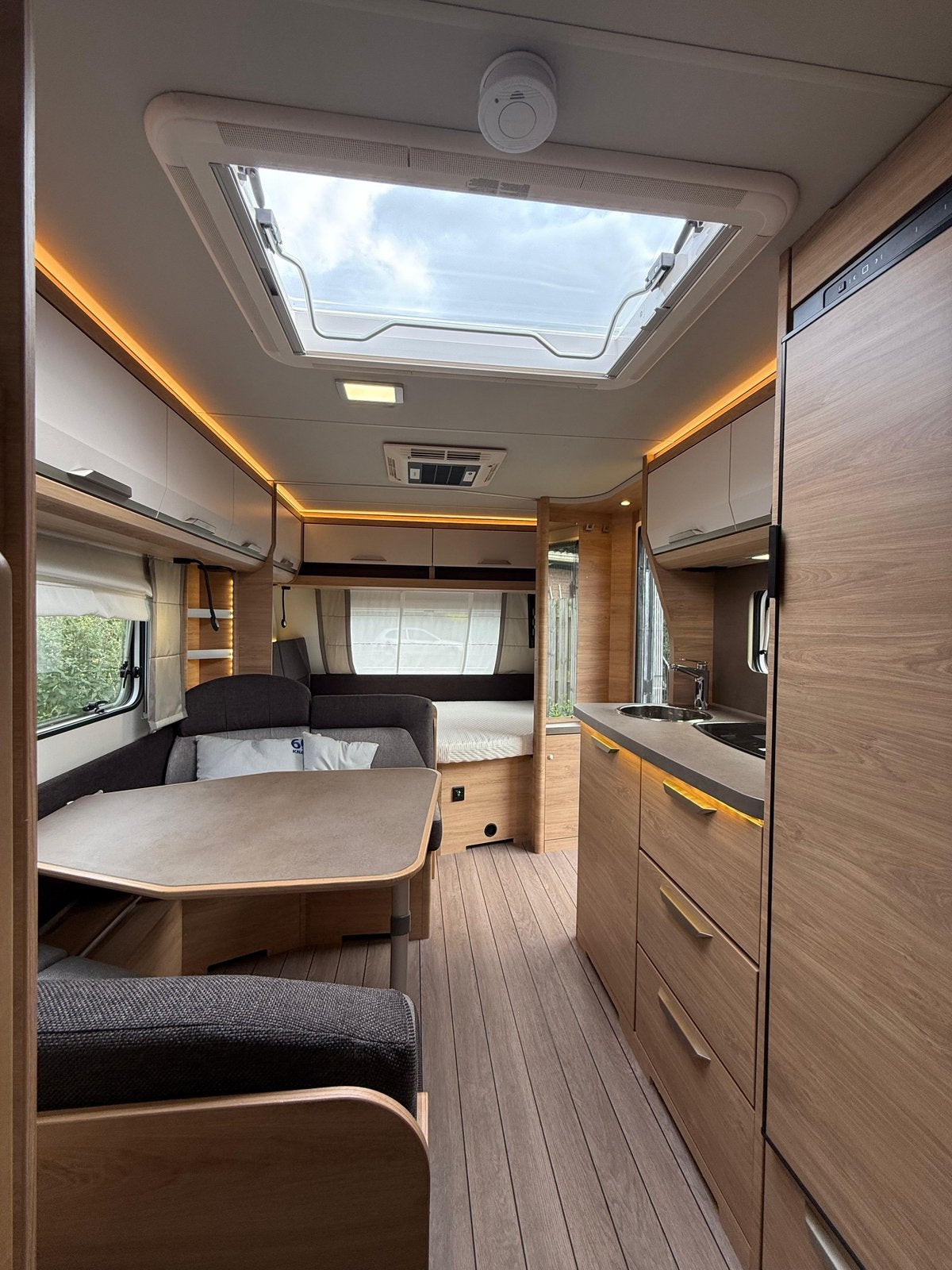 Foto 12 van Knaus Sudwind 580 QS | 3-Pers Stapelbed,Mover,Airco,Voortent