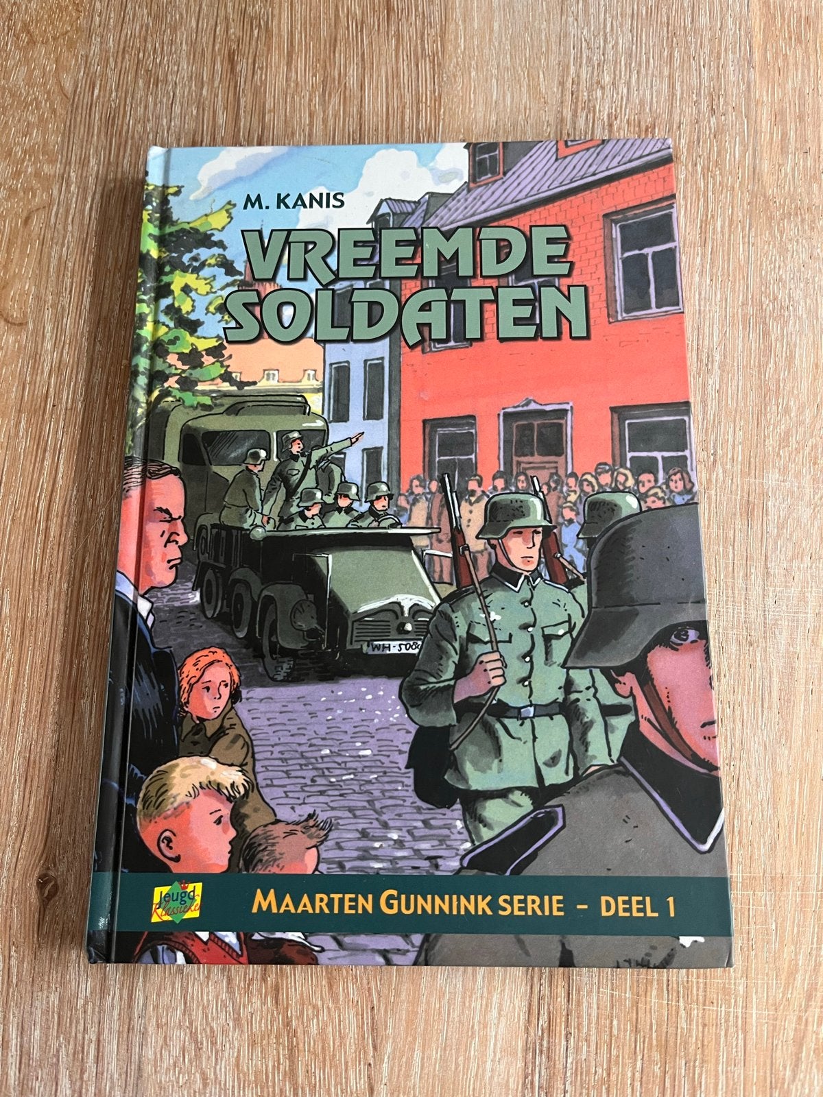 Vreemde Soldaten - Maarten Gunnink Serie Deel 1, Boeken, Ophalen of Verzenden, Gelezen, Fictie
