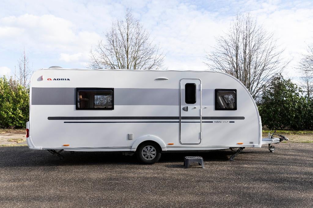 ADRIA ADORA 572 UT 2020 Mover, voortent/luifel, Caravans en Kamperen, 2 aparte bedden, Rondzit, Schokbreker, Particulier