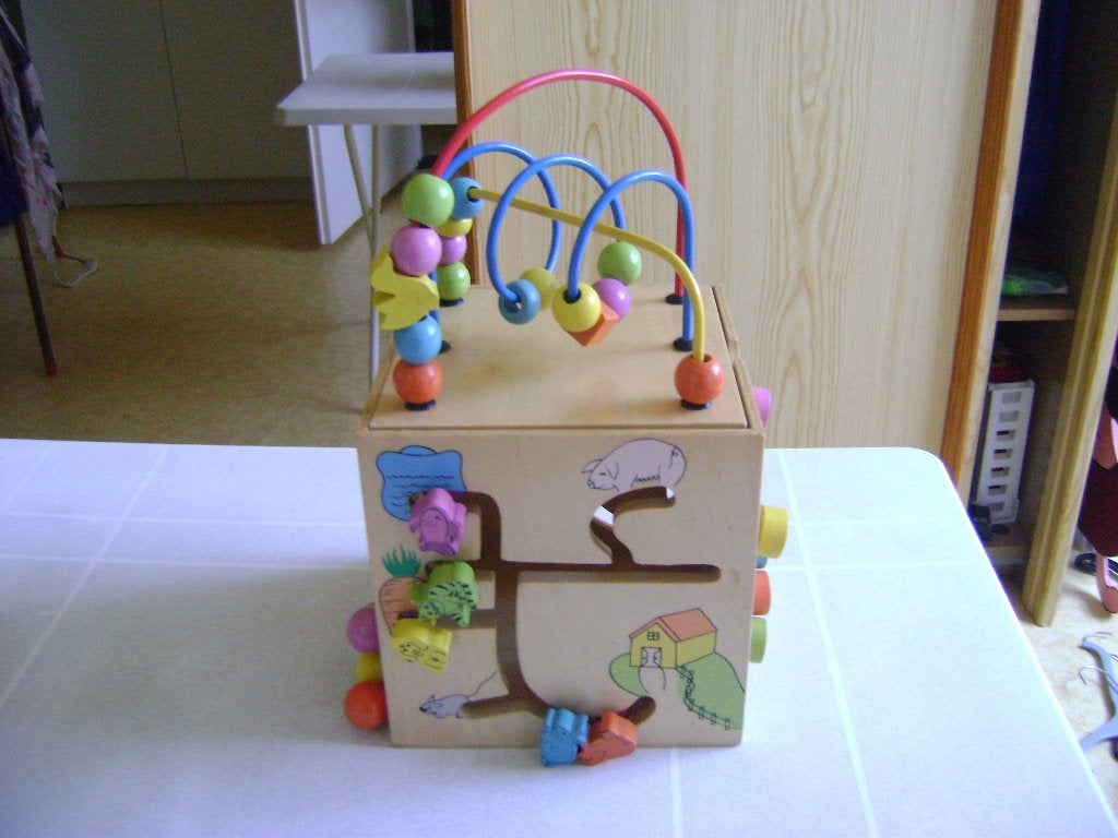 houten aktiviteieten kubus met inklapbare spiraal 18x18x18cm, Kinderen en Baby's, Speelgoed | Houten speelgoed, Ophalen of Verzenden