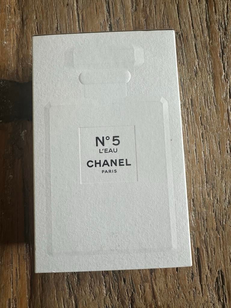 Chanel N5 L'EAU Eau de Toilette Spray 200 ml, Sieraden, Tassen en Uiterlijk, Uiterlijk | Parfum, Ophalen of Verzenden, Nieuw