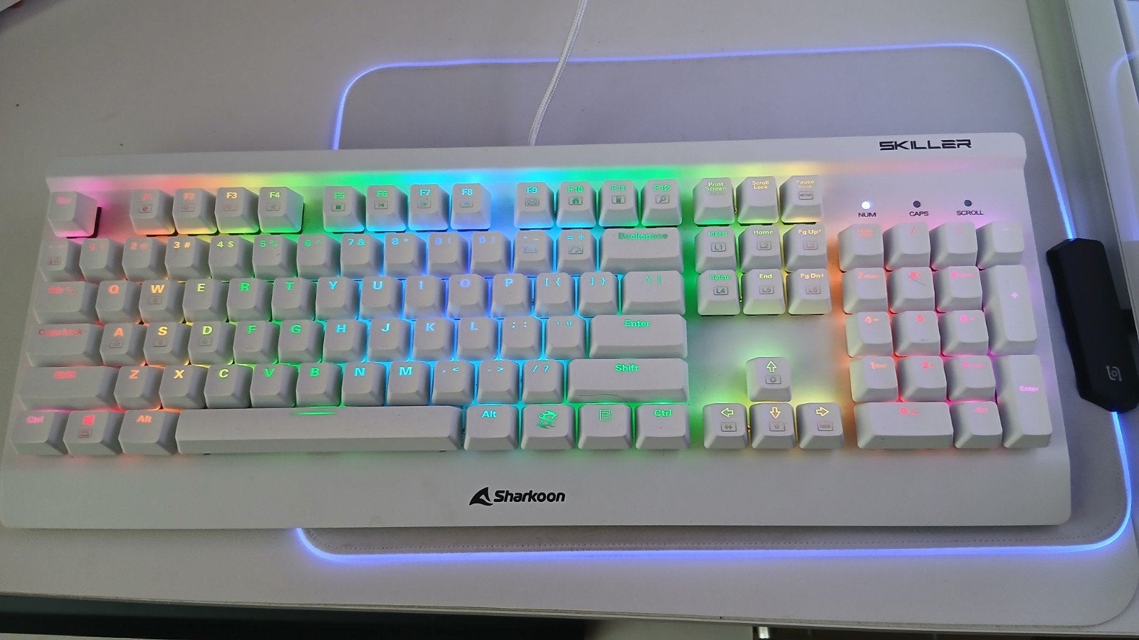(EEN SET)Nieuw:Sharkoon Skiller SGK3 Toetsenbord en SGM50W, Sharkoon, Nieuw, Ophalen of Verzenden, Toetsenbord en muis-set