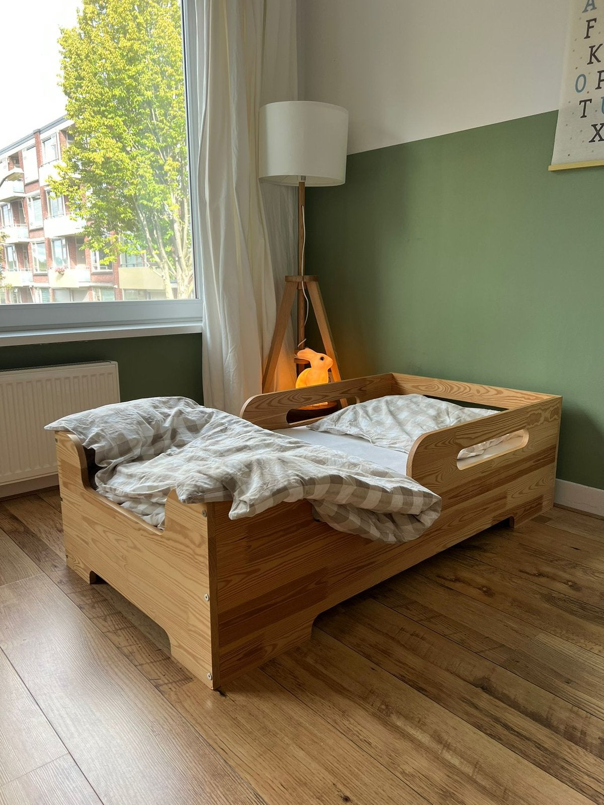 Houten kinderbed/peuterbed met matras en dekbed, Kinderen en Baby's, Kinderkamer | Bedden, Ophalen, 70 tot 85 cm, 140 tot 160 cm
