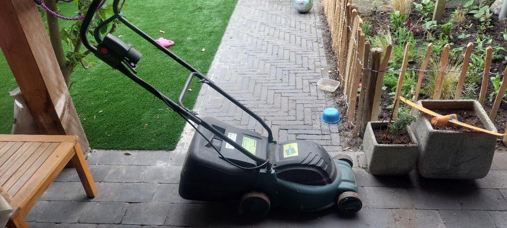 Greenway LM-1032 Elektrische Grasmaaier - 32cm Maaibreedte, Tuin en Terras, Cirkelmaaier, Gebruikt, Elektrische grasmaaier, Opvangbak
