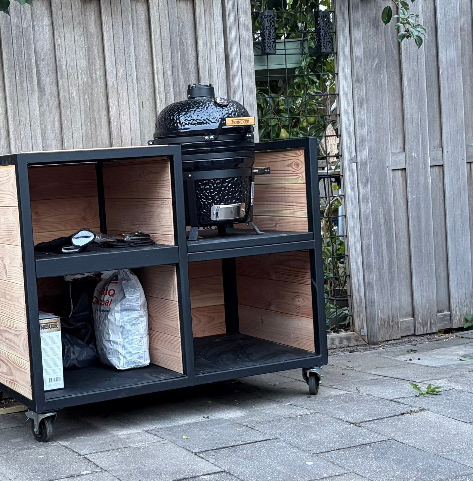 Buitenkeuken, Tuin en Terras, Buitenkeukens, Ophalen of Verzenden, Zo goed als nieuw, Houtskool