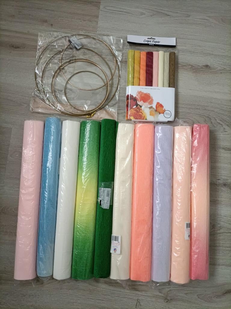 Crepepapier en metalen ringen voor knutselprojecten, Ophalen, Nieuw, Meerkleurig, Papier of Karton