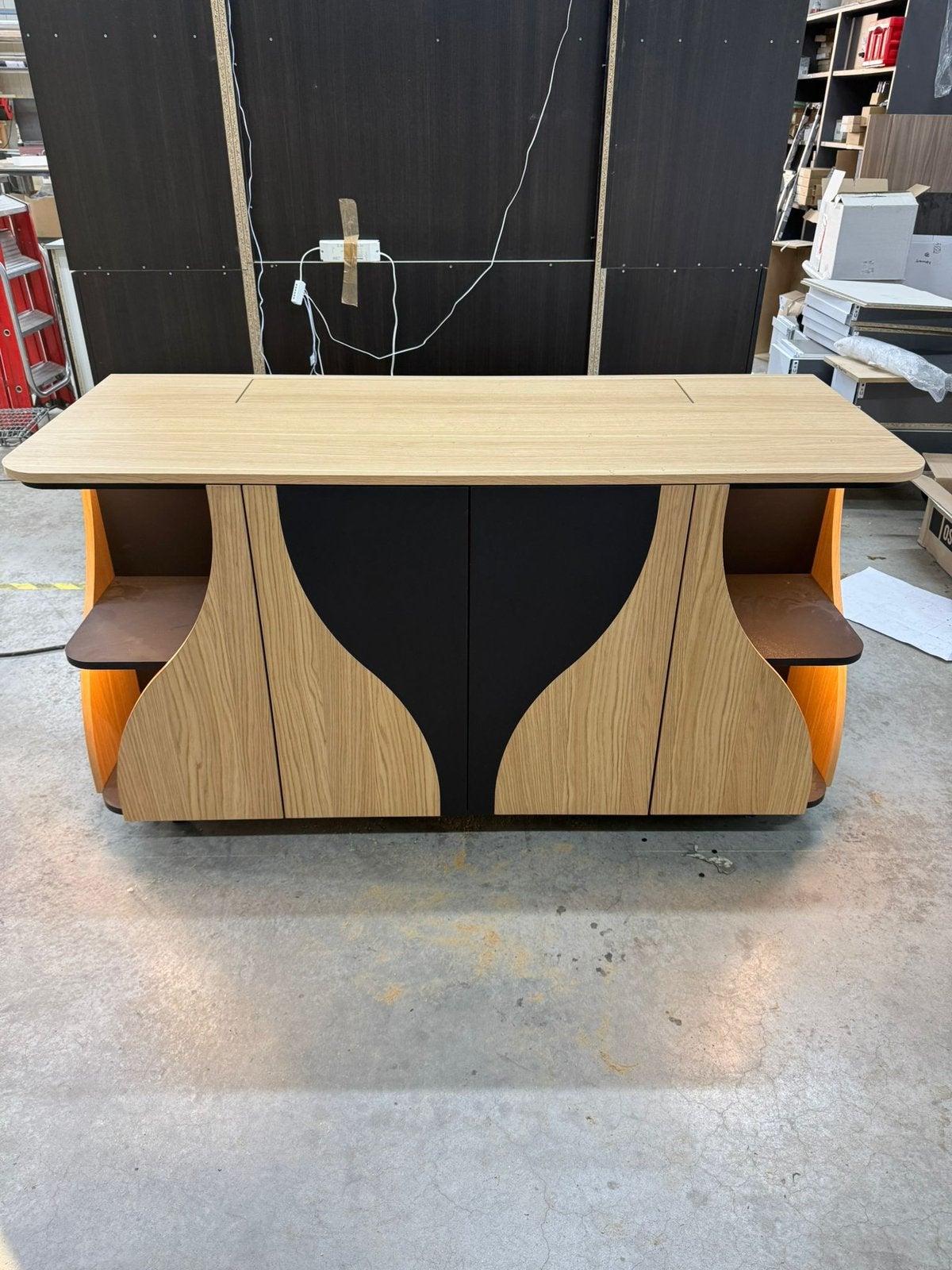 Tv meubel met televisielift, Ophalen, Overige materialen, 75 cm of meer, 100 tot 150 cm