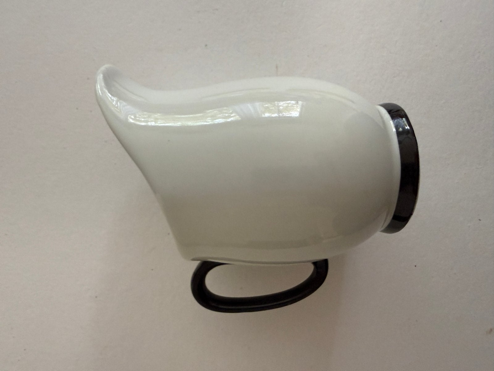 Vintage Mosa Select melkkan/sauskom wit met zwart handvat, Antiek en Kunst, Ophalen of Verzenden