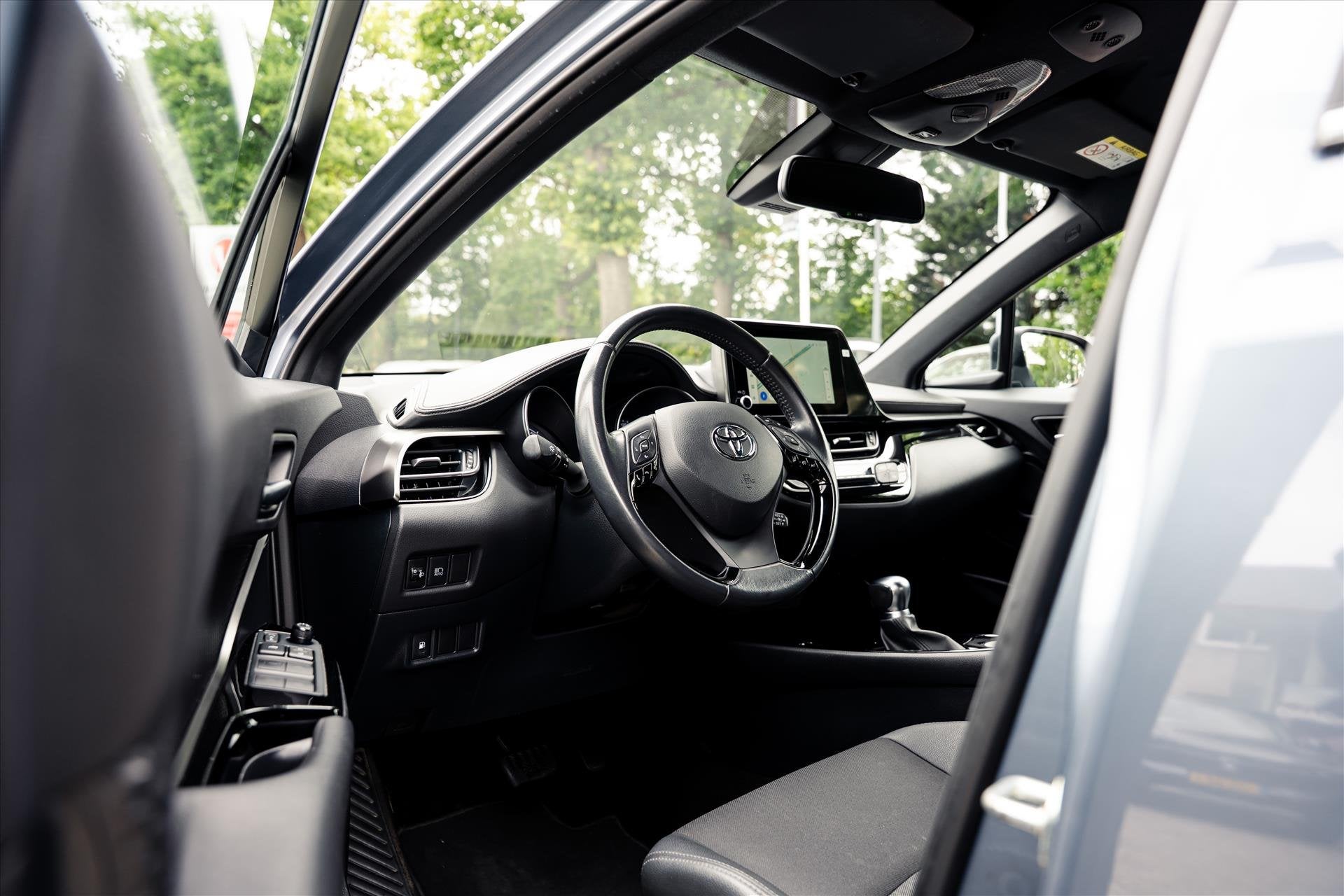 Toyota C-Hr 1.8 Hybrid Advance Automaat | Carplay | Adaptiev, Auto's, Dealer onderhouden, Euro 6, 4 cilinders, Leder en Stof