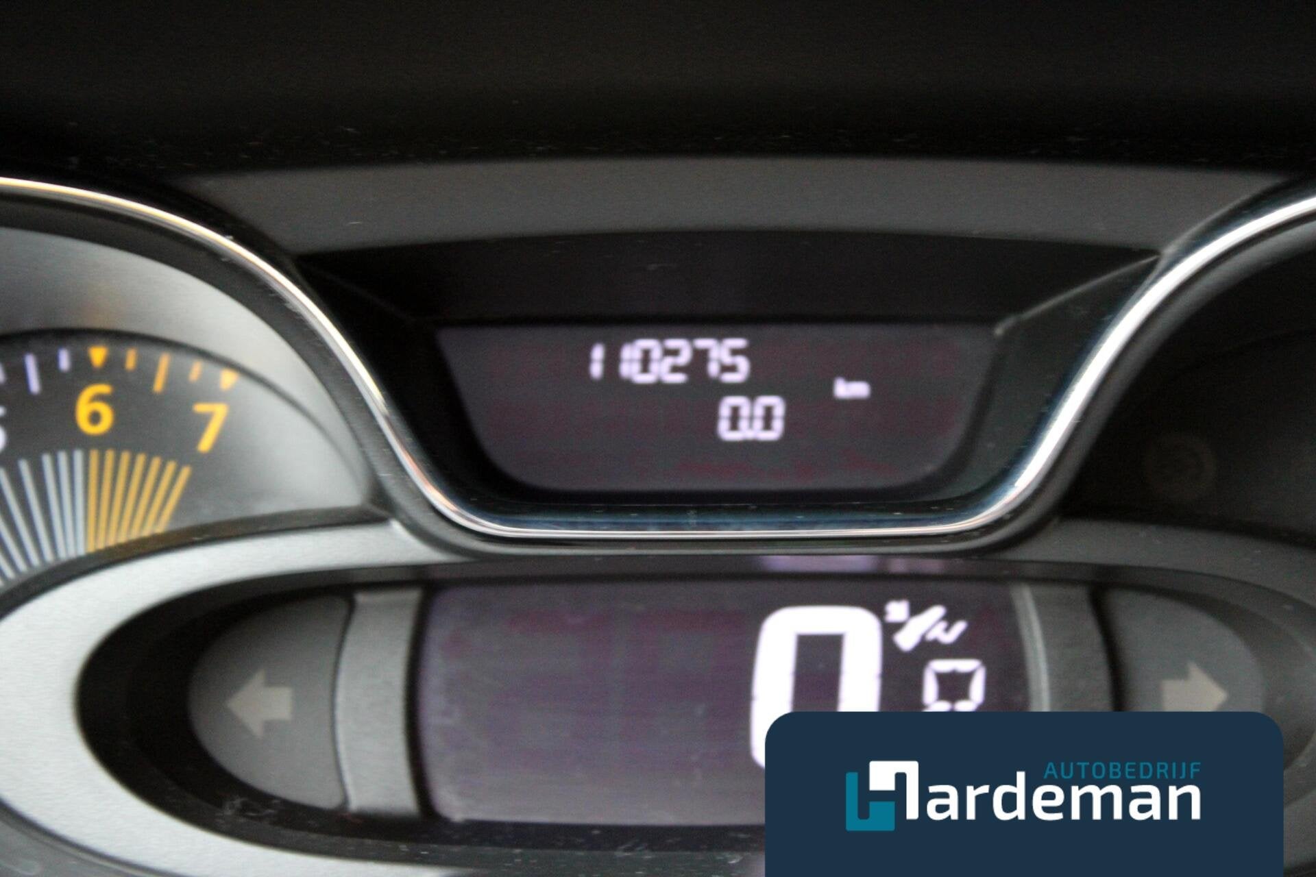 Renault Captur 1.2 TCe Helly Hansen Navi Clima, Euro 5, 4 cilinders, Met garantie (alle), Leder en Stof