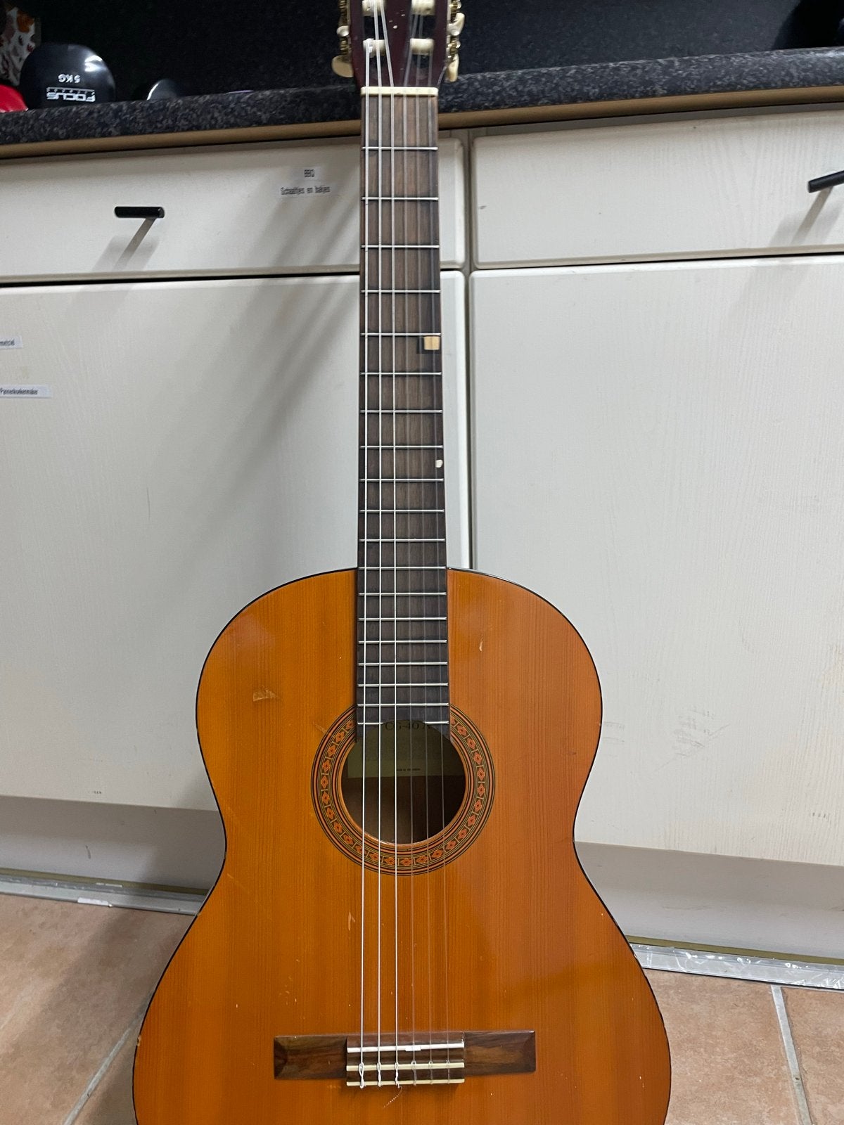 Yamaha CG-40 A Klassieke Gitaar - Beschadigd, Ophalen of Verzenden, Gebruikt, Klassieke of Spaanse gitaar