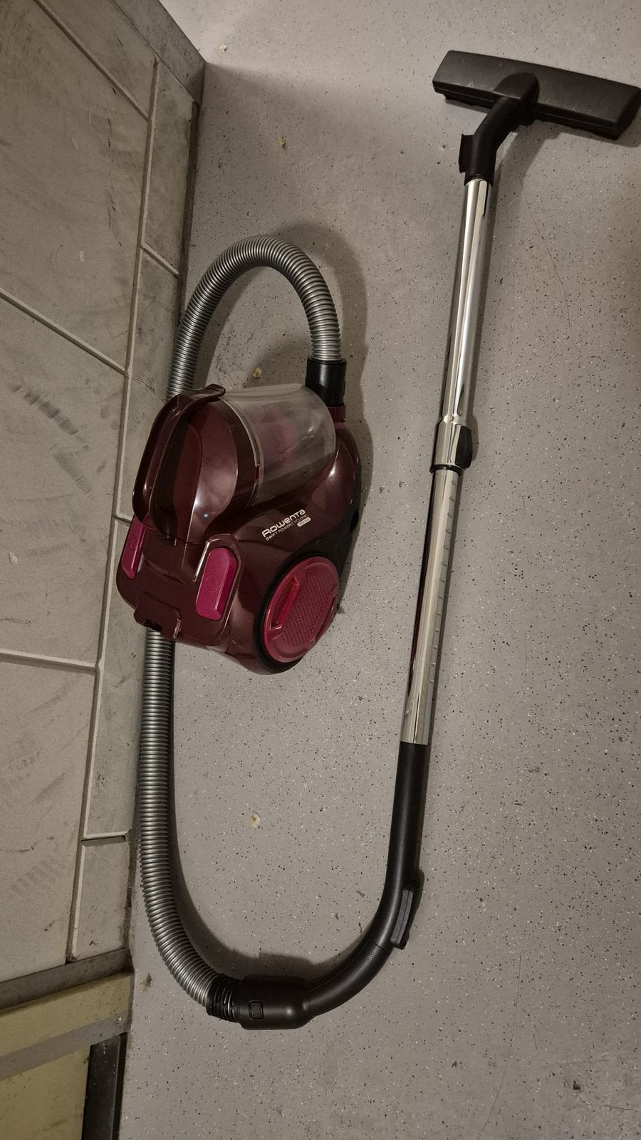 Stofzuiger 750 watt te koop, Ophalen of Verzenden, Zo goed als nieuw
