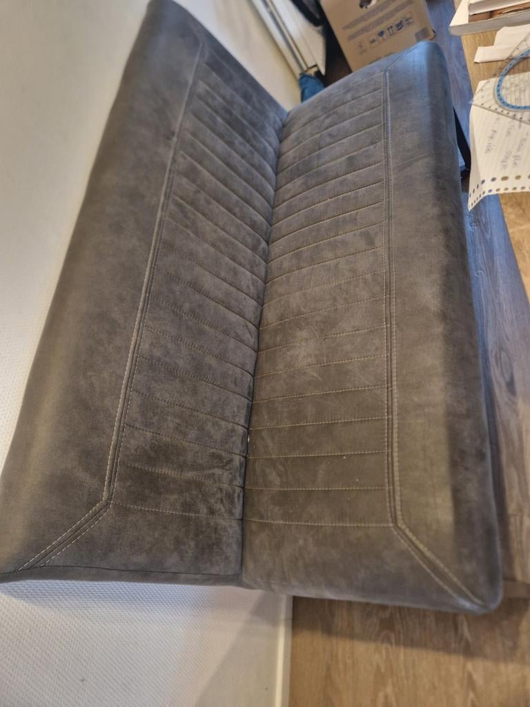 Moderne eetkamerbank met metalen onderstel, Ophalen, Leer