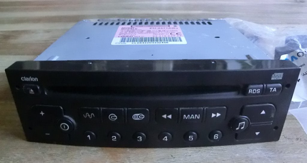 Clarion RD3-01 autoradio, model PU-2471A(E), Auto diversen, Ophalen of Verzenden, Gebruikt
