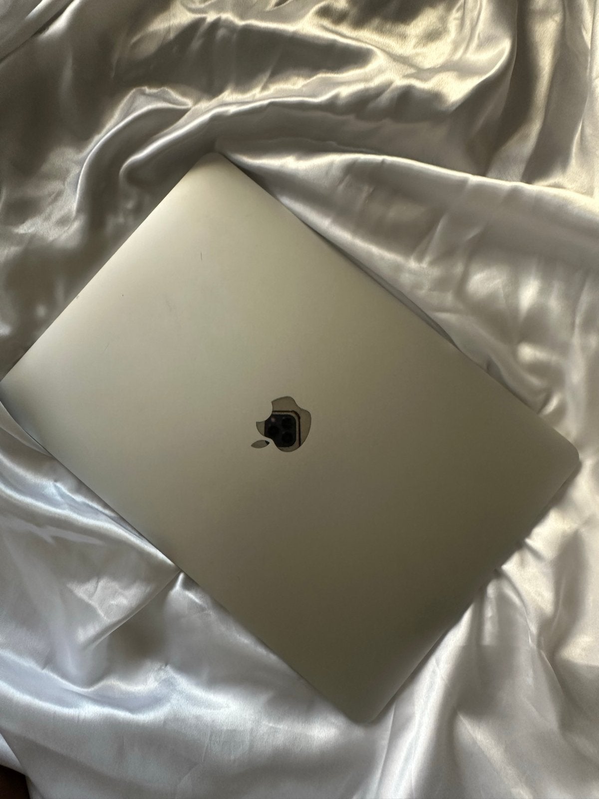 MacBook Air M1 2020 - Scherm defect, zonder oplader, 256 GB, Qwerty, 8 GB, 13 inch