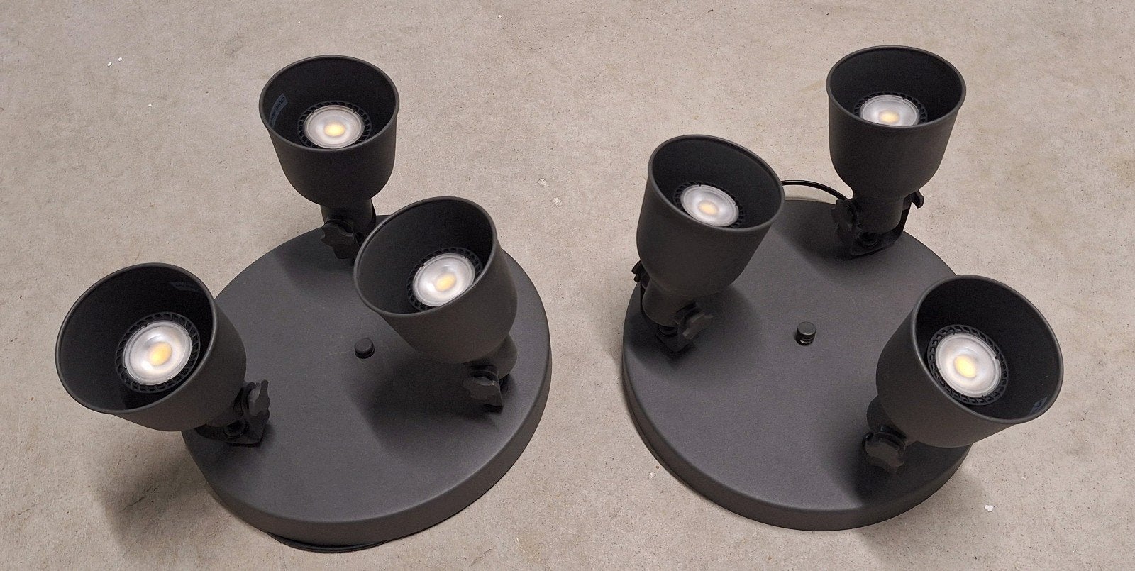 2x HEKTAR plafondspot met 3 spots, donkergrijs
Ikea, Gebruikt, GU10, Ophalen of Verzenden, LED