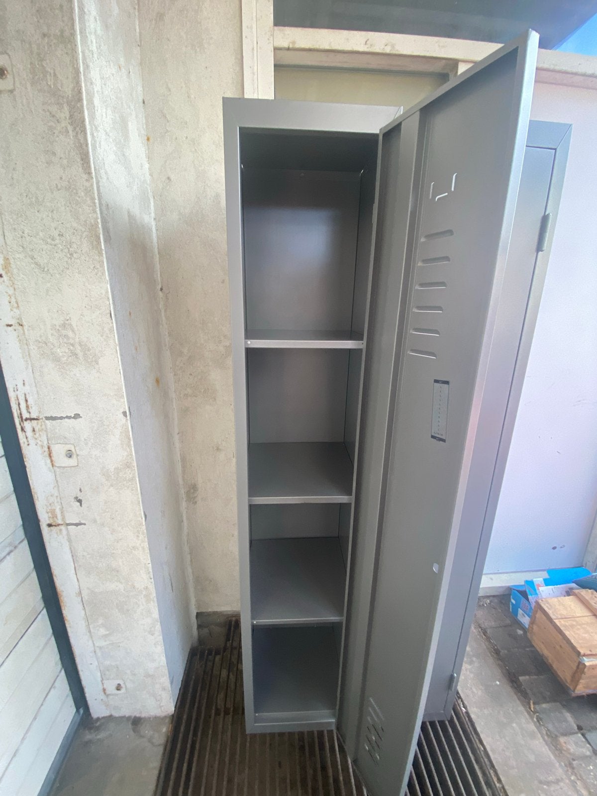 Metalen locker/opbergkast met 4 vakken en hang- Grijs, Ophalen of Verzenden, Gebruikt