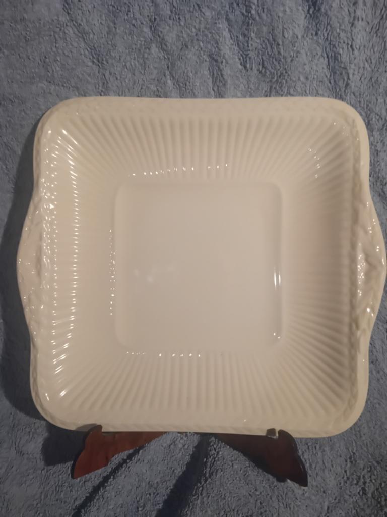 Vierkante Wedgwood Edme schaal, Ophalen of Verzenden, Aardewerk, Wedgwood, Schaal of Schalen