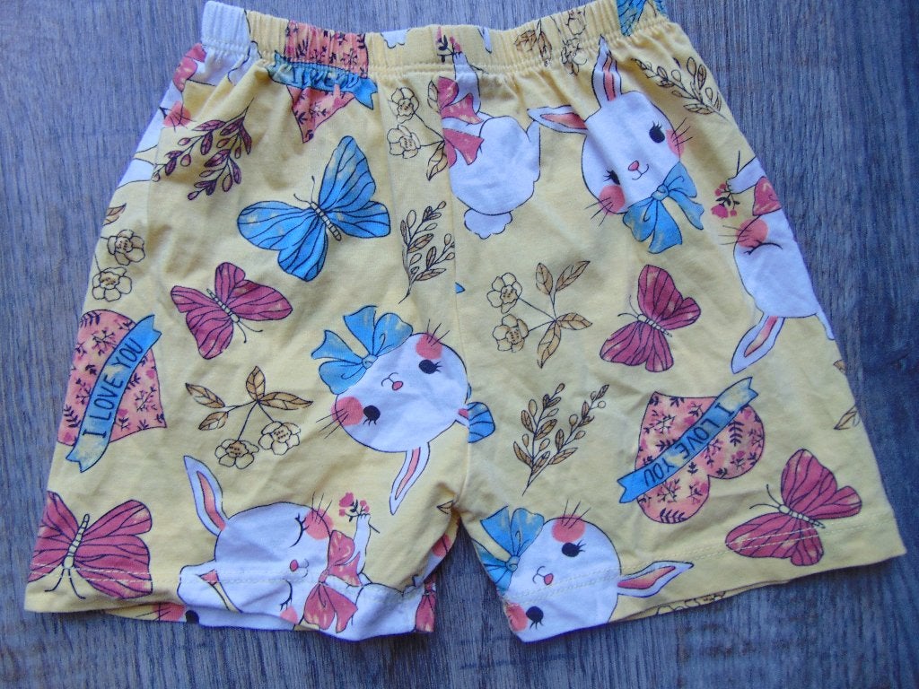 Korte broek geel konijn / vlinders maat 80 / 86 broekje, Ophalen of Verzenden, Zo goed als nieuw, Meisje, Broekje