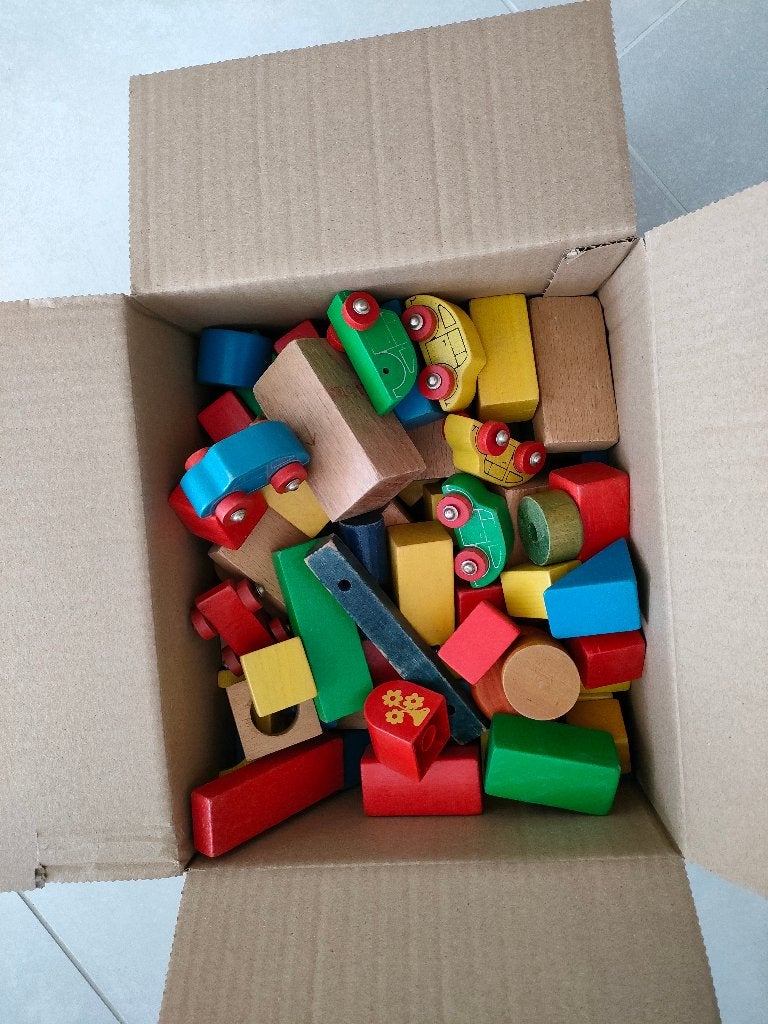 Houten gekleurde speelgoed blokken, Ophalen, Gebruikt