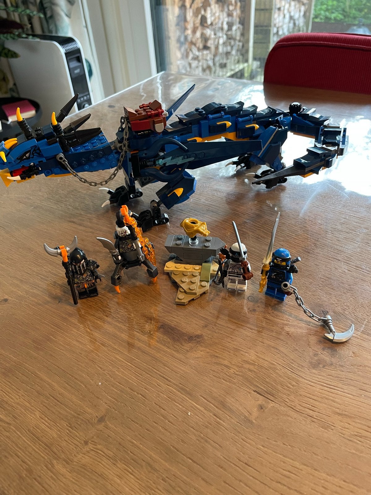Foto 2 van LEGO Ninjago Jay's Bliksemdraak 70652 met minifiguren