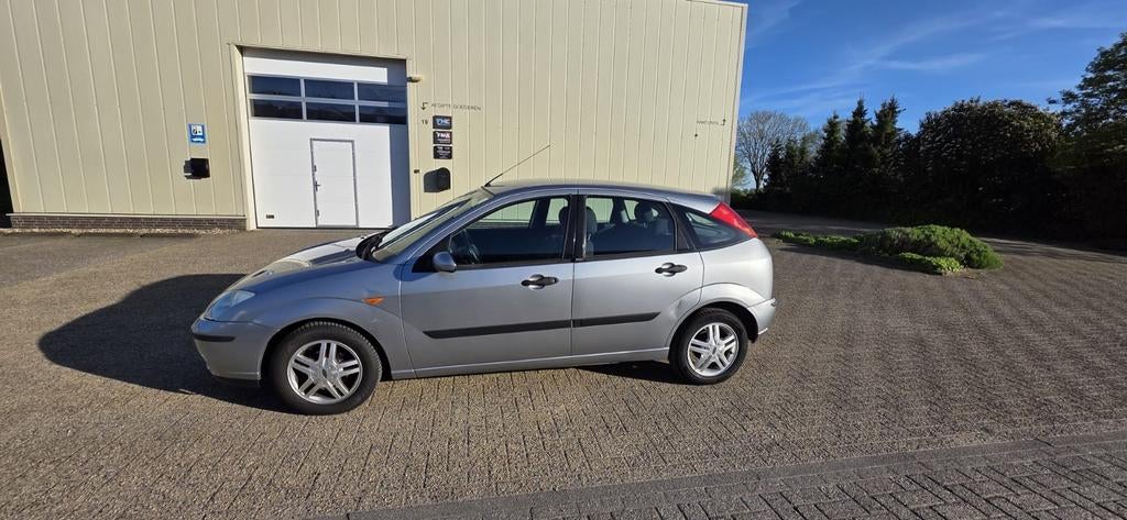Ford Focus 1.6 I Ghia 2004 Grijs, Auto's, Ford, 4 cilinders, 100 pk, 49 €/maand, Origineel Nederlands