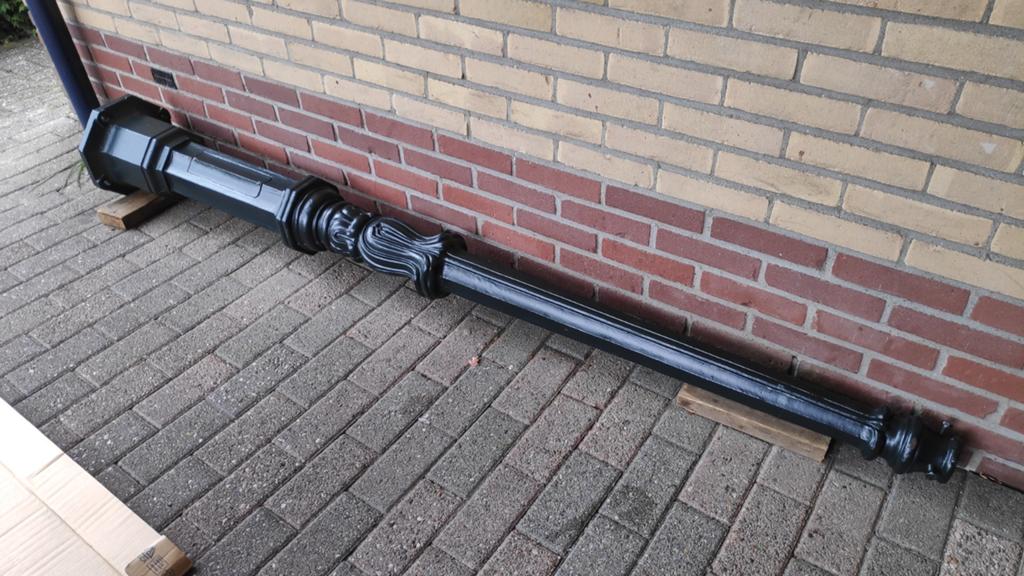 Klassieke donkergroene gietijzeren lantaarnpaal, Tuin en Terras, Buitenverlichting, Ophalen, Zo goed als nieuw, IJzer, Staande lamp