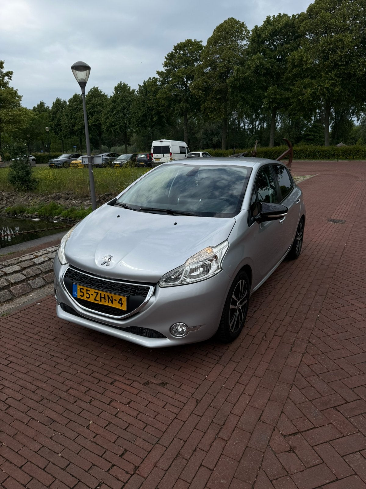 Peugeot 208 1.2 VTi 82PK 5D (102g) 2012 Grijs, Voorwielaandrijving, Stof, 31 €/maand, 1199 cc