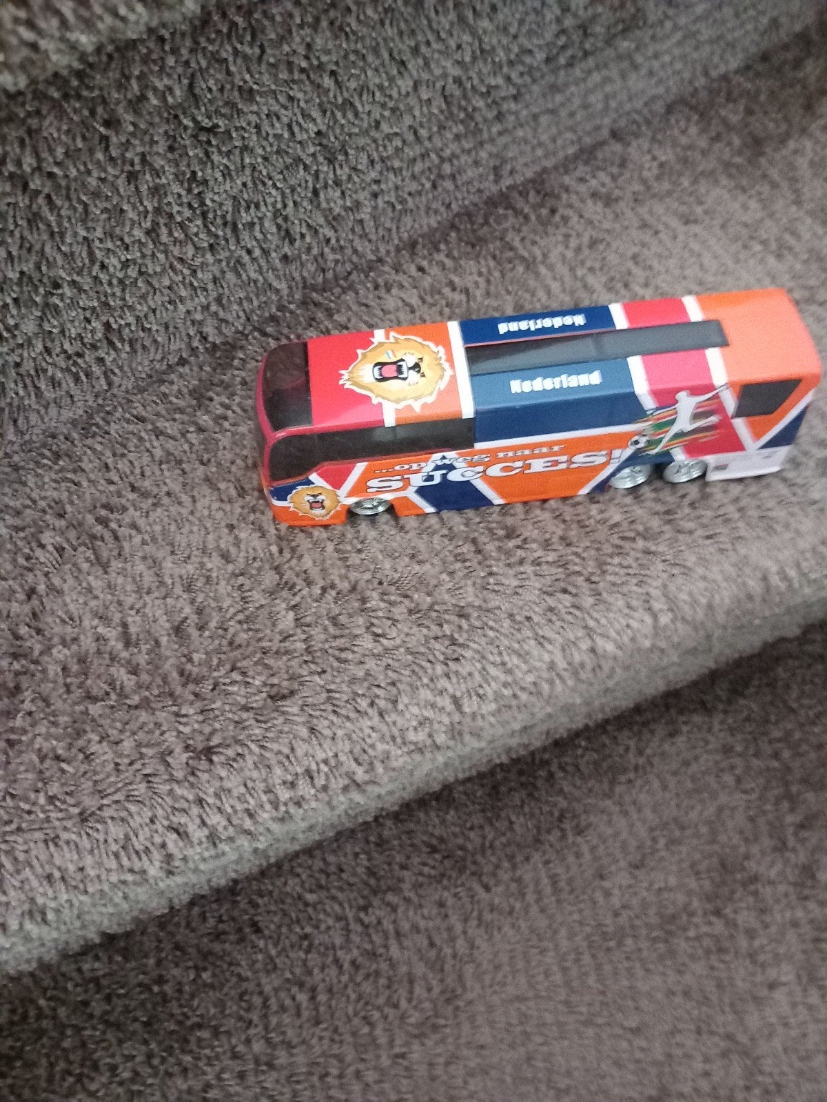 Oranje Leeuwinnen Busje - Op weg naar Succes!, Ophalen of Verzenden, Zo goed als nieuw