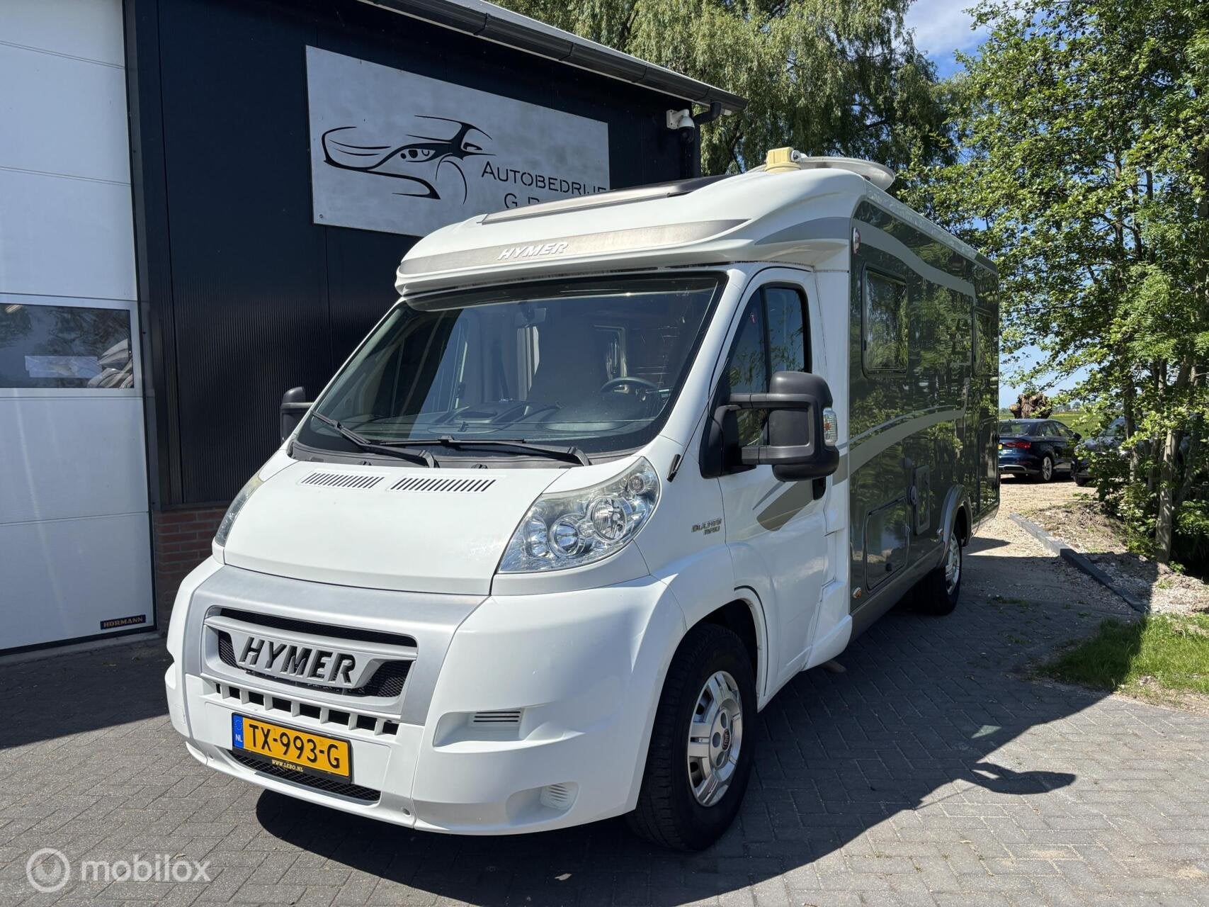 Hymer EXT 588, Navigatie, Enkele bedden, Caravans en Kamperen, Campers, Hymer, 6 tot 7 meter, Bedrijf, Hymer