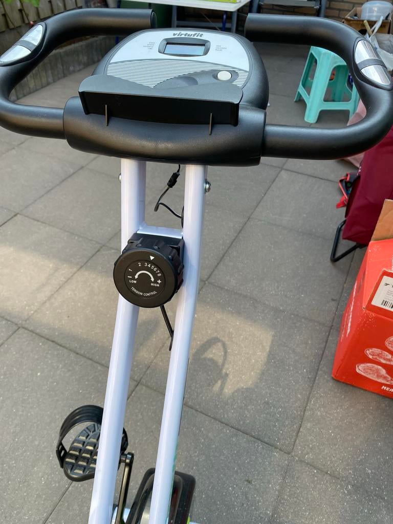 VirtuFit Hometrainer - Compact en Gebruiksvriendelijk, Fietsen en Brommers, Ophalen of Verzenden, Zo goed als nieuw