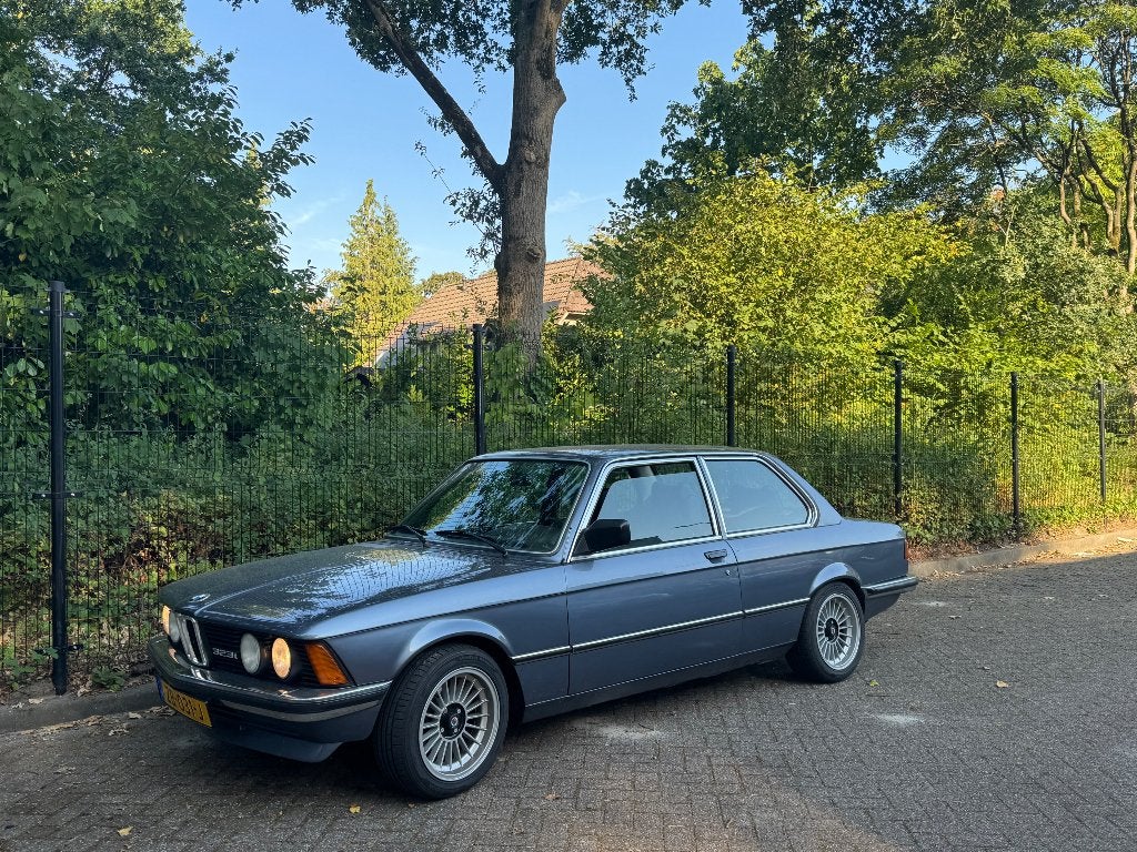 BMW 323i E21 Retromod Airco Top!, 143 pk, Handgeschakeld, Blauw, Sedan