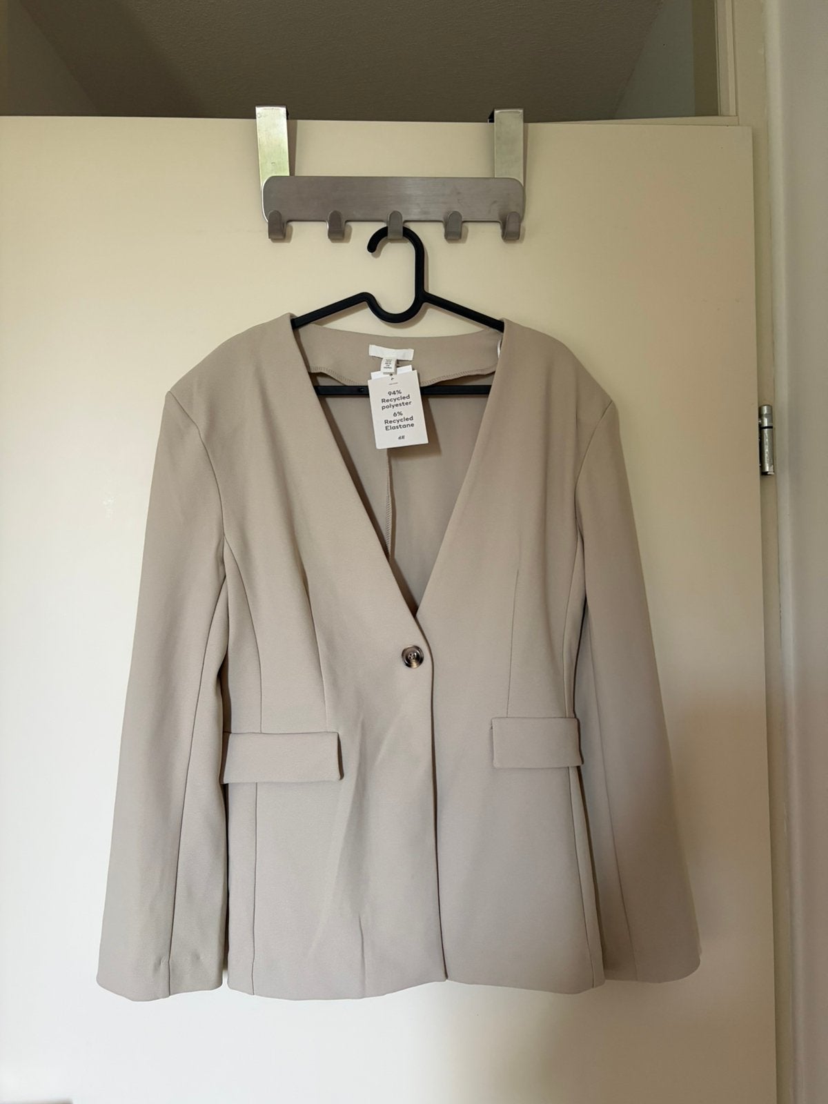Nieuw jasje / vest H&M peplum model maat M beige, Maat 38/40 (M), Beige, Nieuw, Ophalen of Verzenden