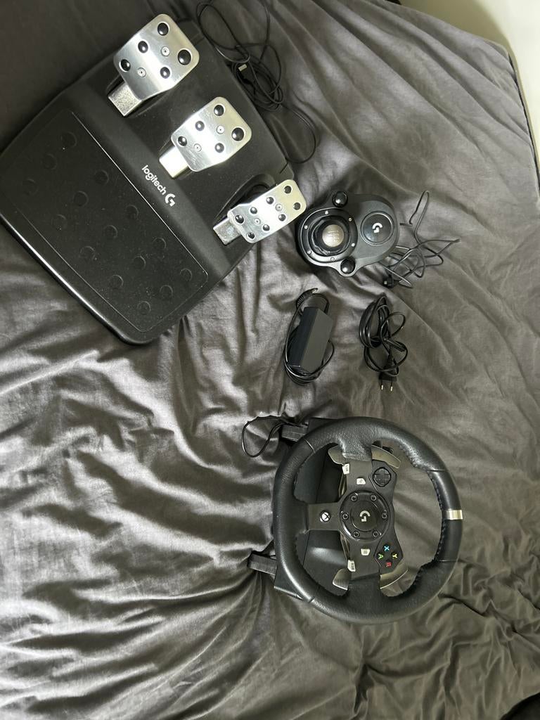 Logitech G920 Driving Force Racing Wheel + Pedalen+poke, Spelcomputers en Games, Spelcomputers | Overige Accessoires, Zo goed als nieuw