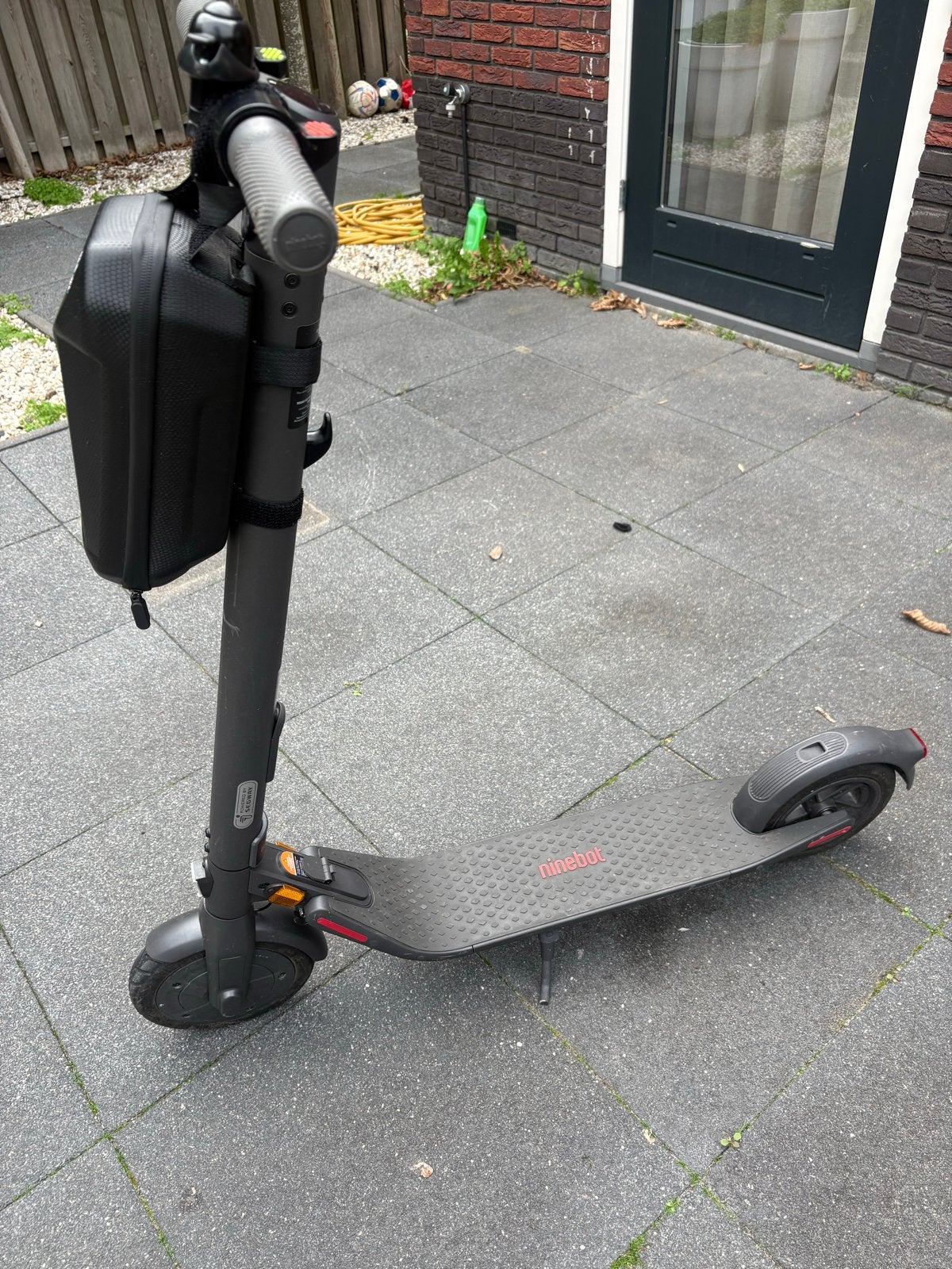 Ninebot elektrische step met handige opbergtas, Ophalen of Verzenden, Gebruikt, Elektrische step (E-scooter)