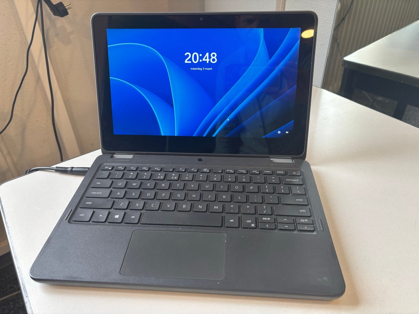 Dell Latitude 3190 2-in-1 Laptop/Tablet, Computers en Software, 2 tot 3 Ghz, Qwerty, 11 inch, Met touchscreen