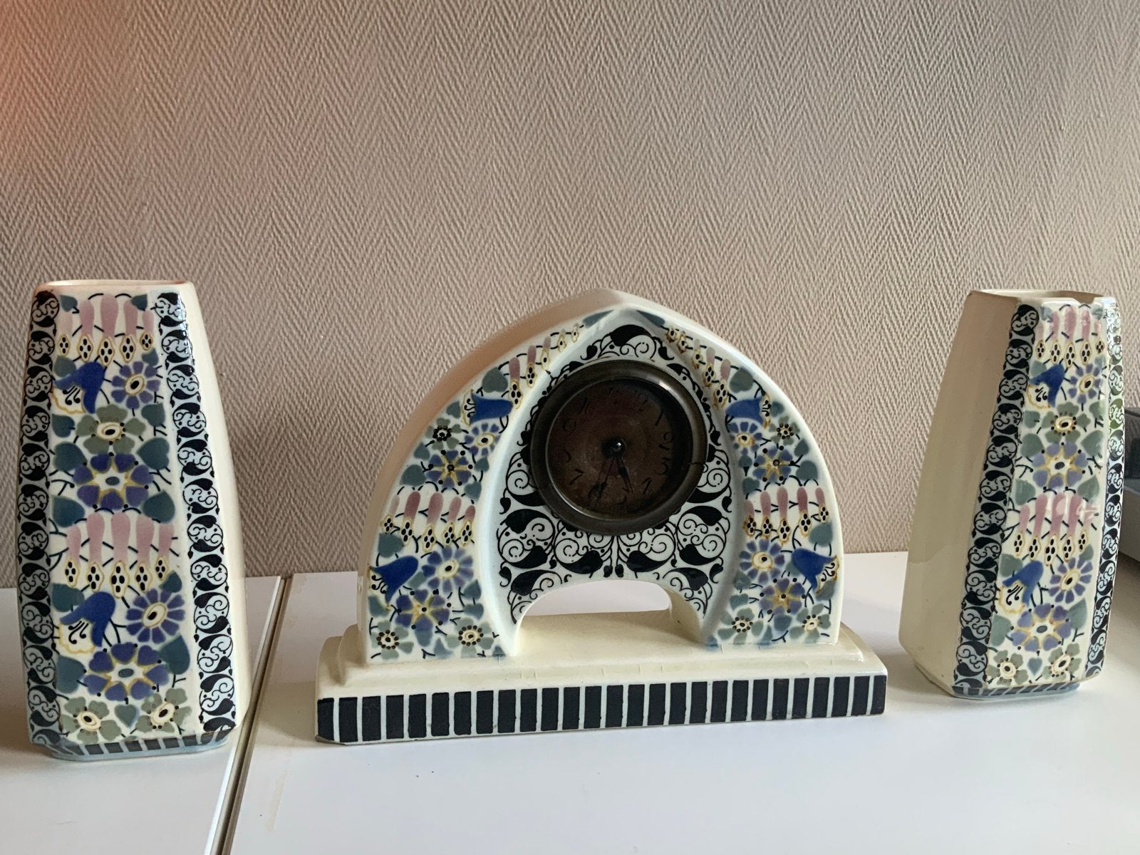 Art Deco klokstel met vazen - "Gudrun" stijl, Antiek en Kunst, Ophalen of Verzenden