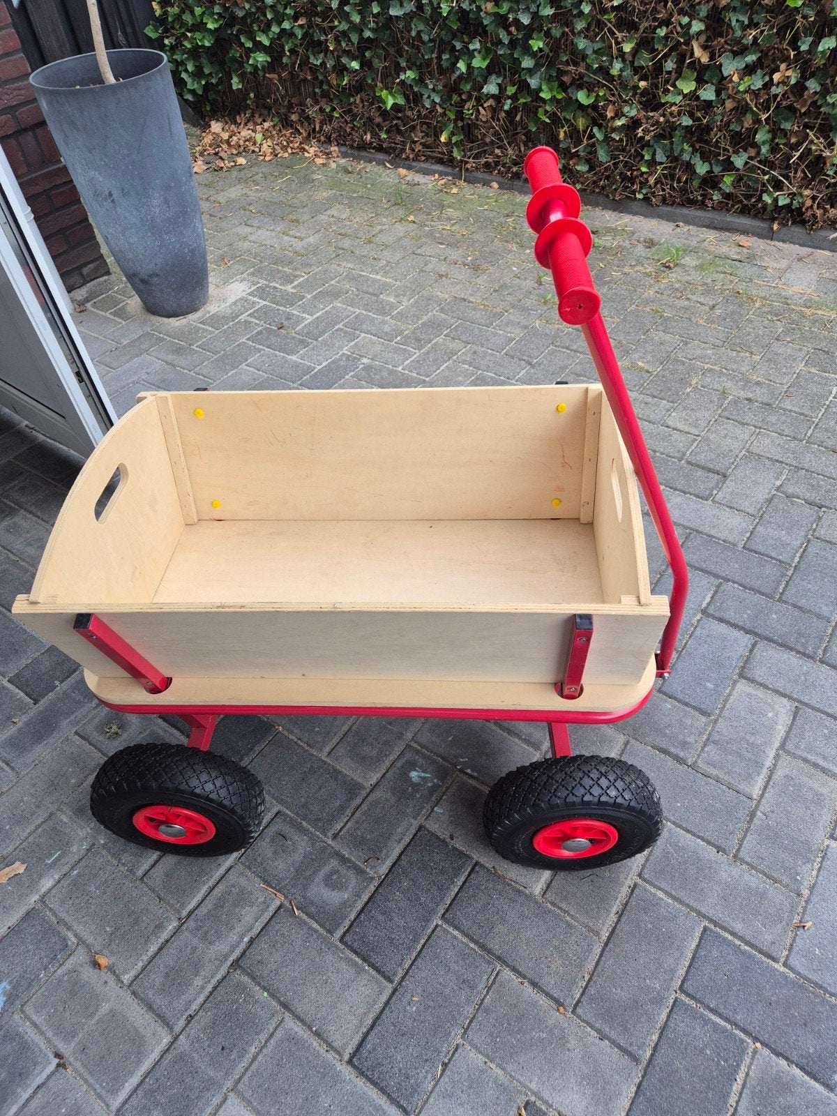 Houten bolderkar met rode accenten, Ophalen, Gebruikt